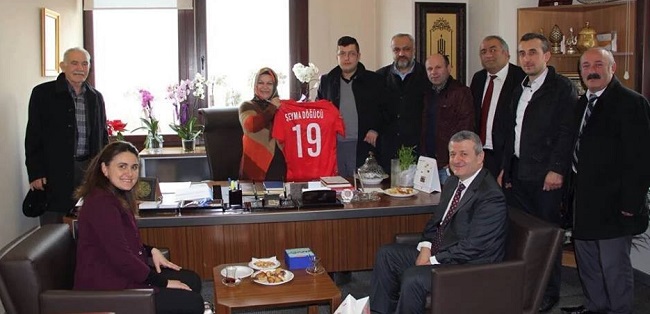 GOLAZ B?RL???NDEN ÇORUMLU KADIN S?YASETÇ?LERE Z?YARET