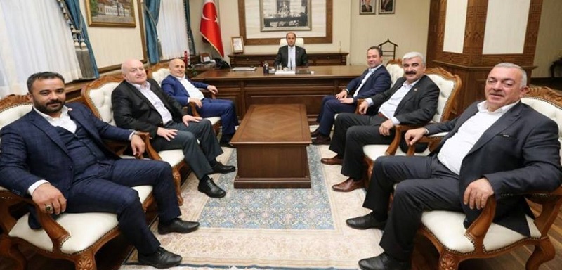 MECL?S BA?KANLARINDAN VAL? ÇOMAKTEK?N?E Z?YARET