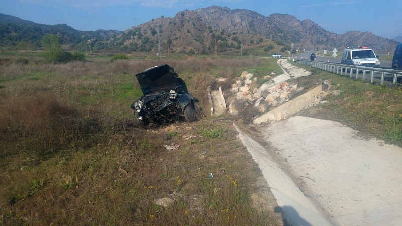 OTOMOB?L MENFEZE UÇTU: 1 YARALI
