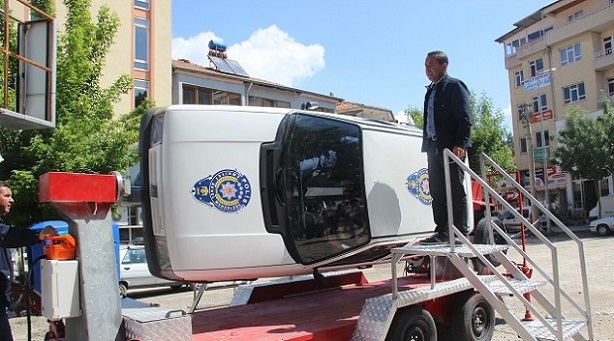 ÇORUM'UN OSMANCIK İLÇESİNDE YAYALAR VE SÜRÜCÜLERE EMNİYET KEMERİNİN ÖNEMİ ANLATILDI (İSMAİL KABAKDERE/ÇORUM-İHA)