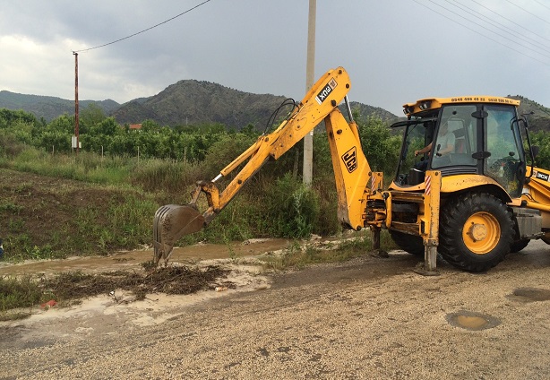 ÇORUM’UN OSMANCIK İLÇESİNDE ANİDEN ETKİLİ OLAN SAĞANAK YAĞIŞ NEDENİYLE TAŞKIN YAŞANDI. (İHA/ÇORUM-İHA)