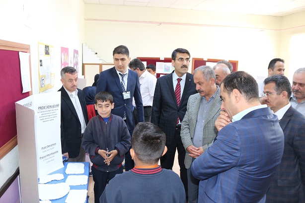 KARGI İMAM HATİP ORTA OKULU BİLİM FUARI DÜZENLEDİ (TURAN OZAN ACAR/ÇORUM-İHA) (TURAN OZAN ACAR/ÇORUM-İHA)