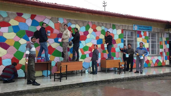 FEDEKAR ÖĞRETMENLER OKULLARINI BOYADI