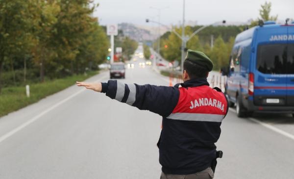 JANDARMA ASAYİŞ UYGULAMASI YAPTI