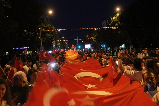 ÇORUM’DA 15 TEMMUZ DEMOKRASİ VE MİLLİ BİRLİK GÜNÜ DOLAYISIYLA "MİLLİ İRADEYE SAYGI YÜRÜYÜŞÜ" YAPILDI. (M. MUTTALİP YALÇIN/ÇORUM-İHA)