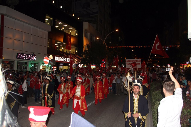 ÇORUM’DA 15 TEMMUZ DEMOKRASİ VE MİLLİ BİRLİK GÜNÜ DOLAYISIYLA "MİLLİ İRADEYE SAYGI YÜRÜYÜŞÜ" YAPILDI. (M. MUTTALİP YALÇIN/ÇORUM-İHA)