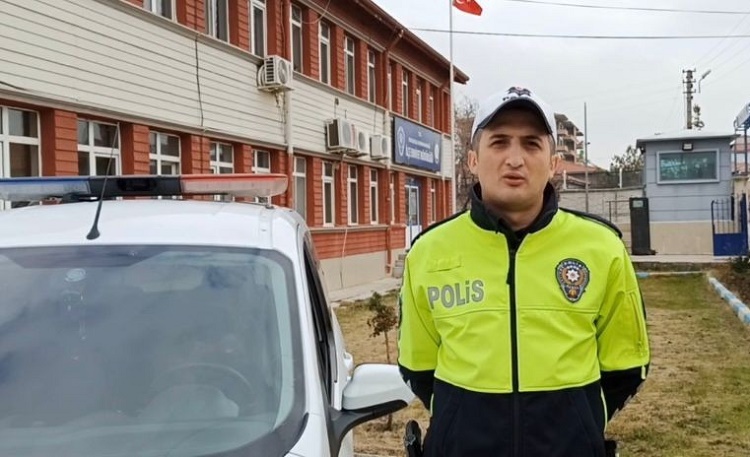 Polis memuruna Bakan’dan tebrik