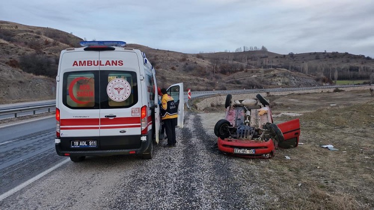 Virajı alamadı boş araziye uçtu