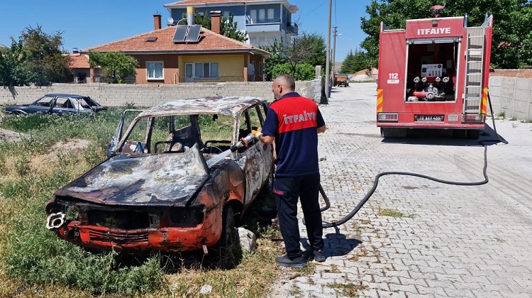 Park halindeki otomobil küle döndü