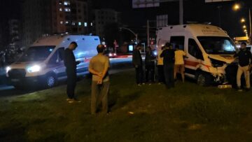 Ambulansla otomobil çarpıştı 6 yaralı!