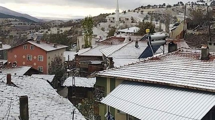 Çorum’a mevsimin ilk karı yağdı