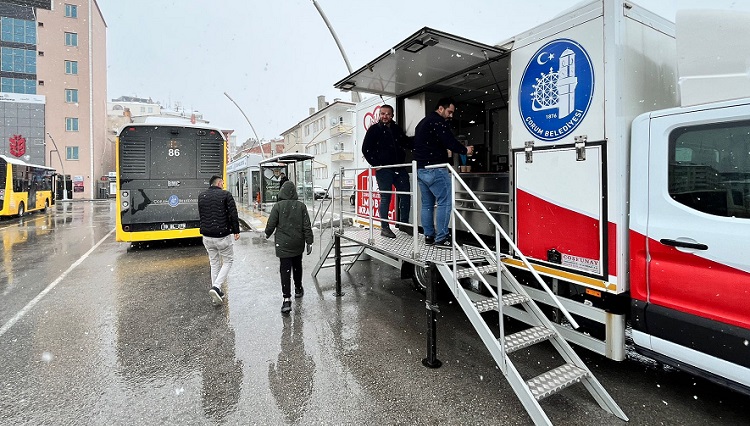 Vatandaşın içini ısıtan çorba ikramı